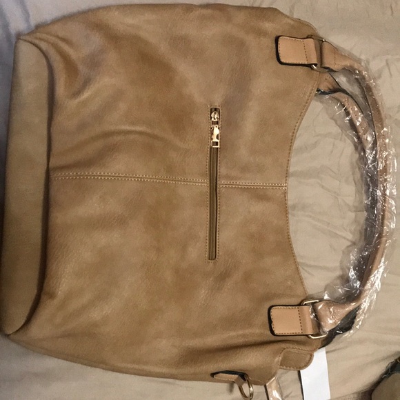 Tan purse. Brand new. Never used - Picture 2 of 3